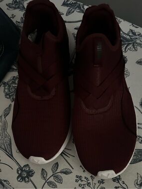 Puma Radiant slip ons. Burgundy size 8.